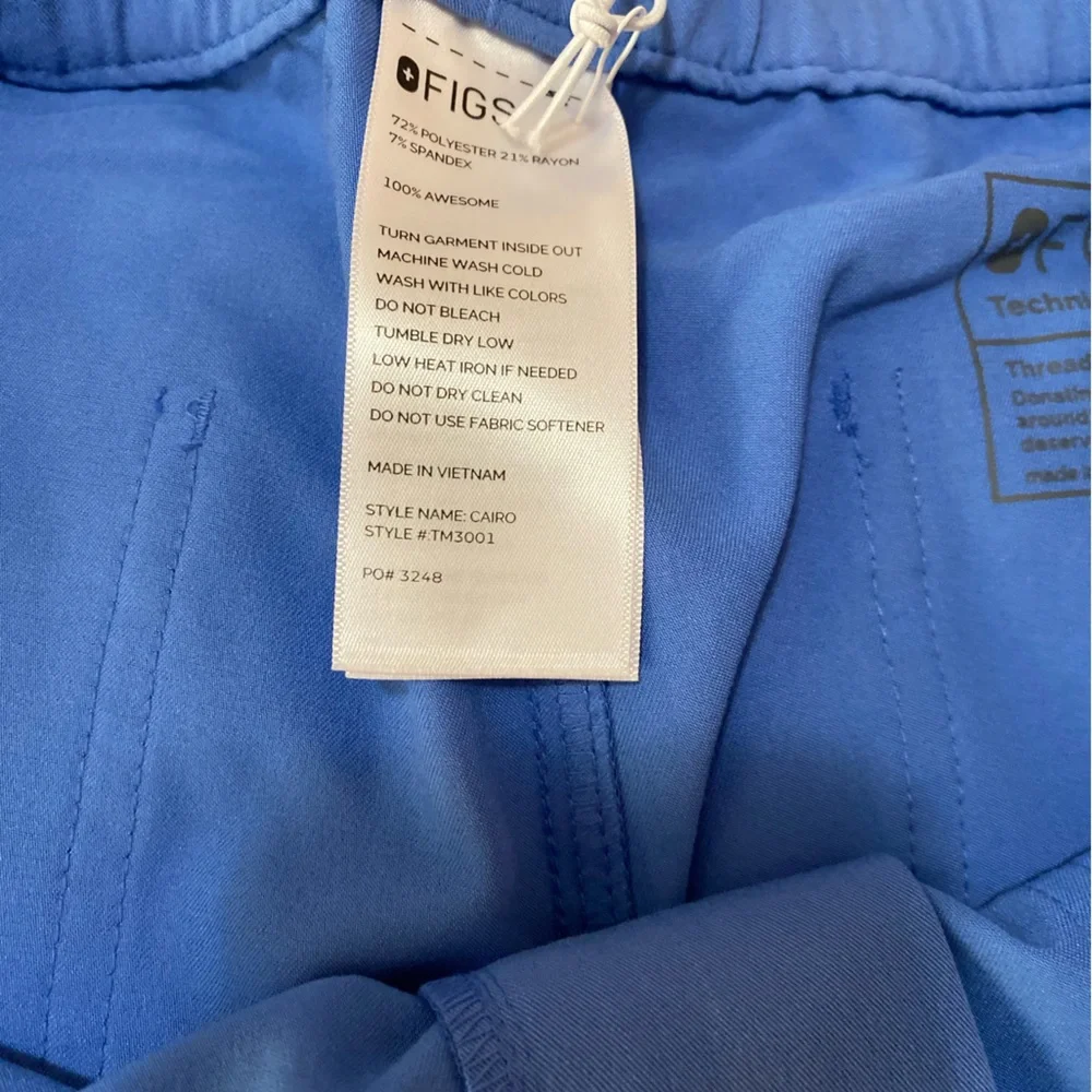 Figs men’s Cairo light blue cargo NWT scrub pants